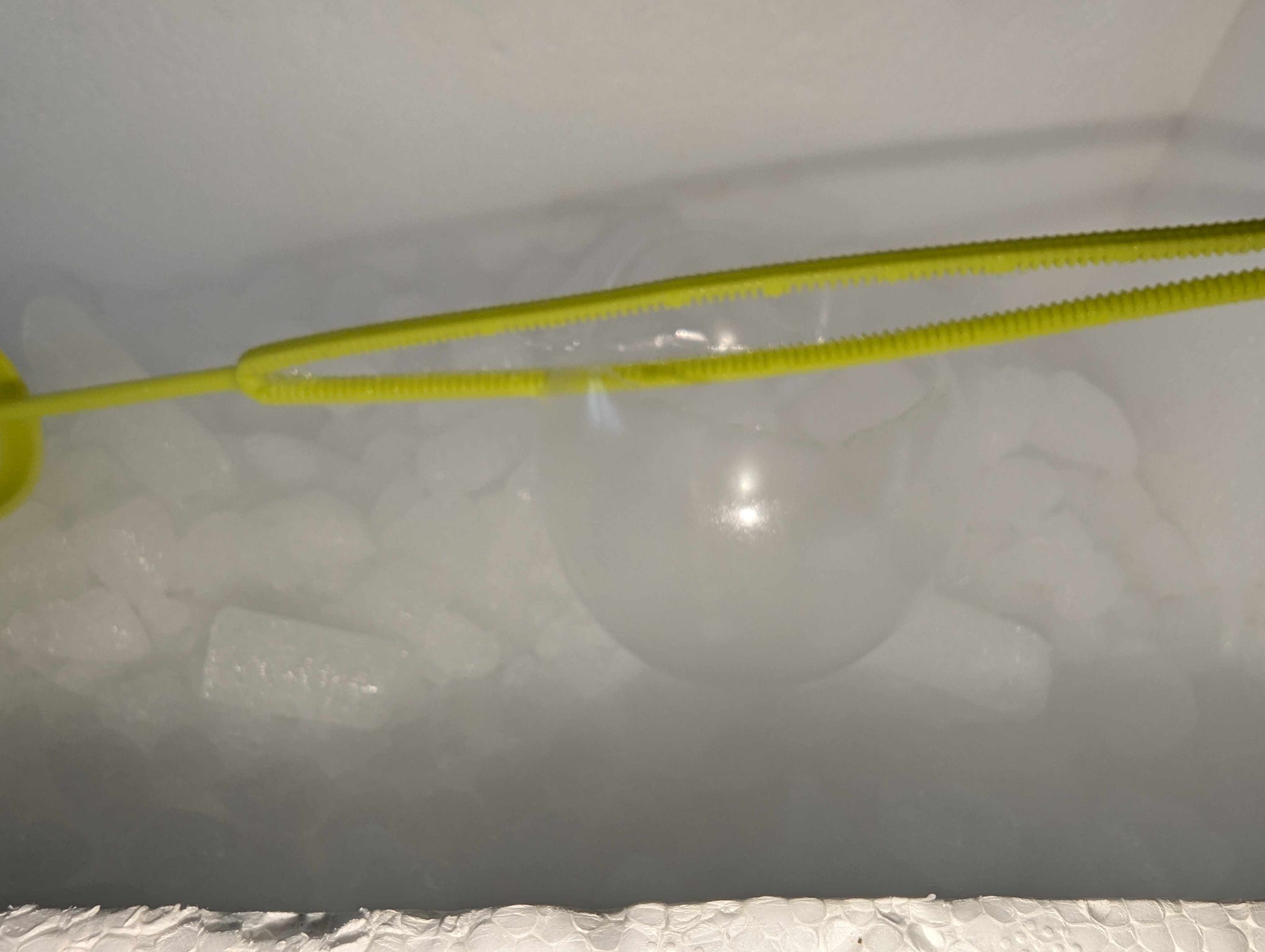 🫧❄️ Gefrorene Seifenblasen im Trockeneis ❄️🫧